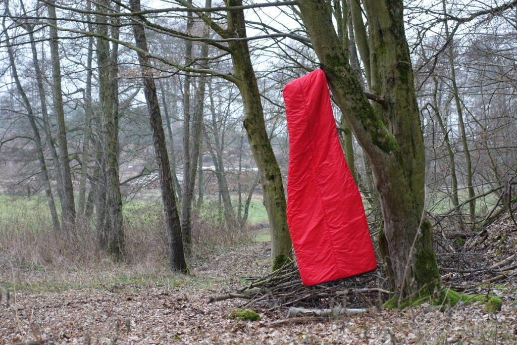 Schlafsack-sleepingbag-hanging-1024x683.jpg